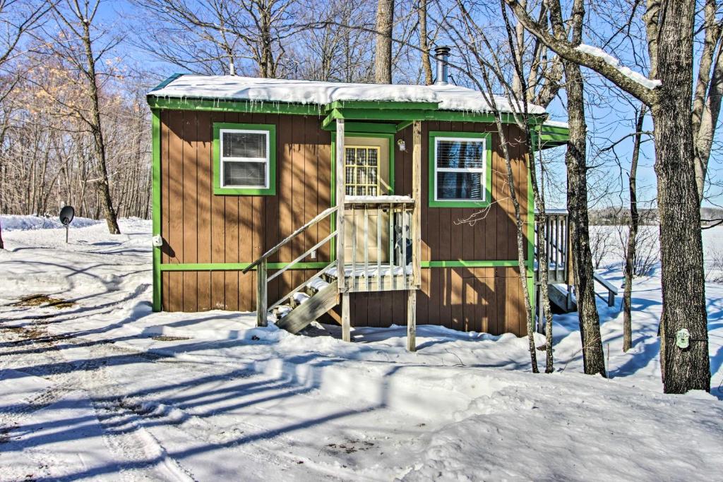 Secluded Remer Cabin with Lake Access!